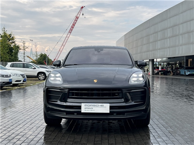 2024 Porsche Macan 2